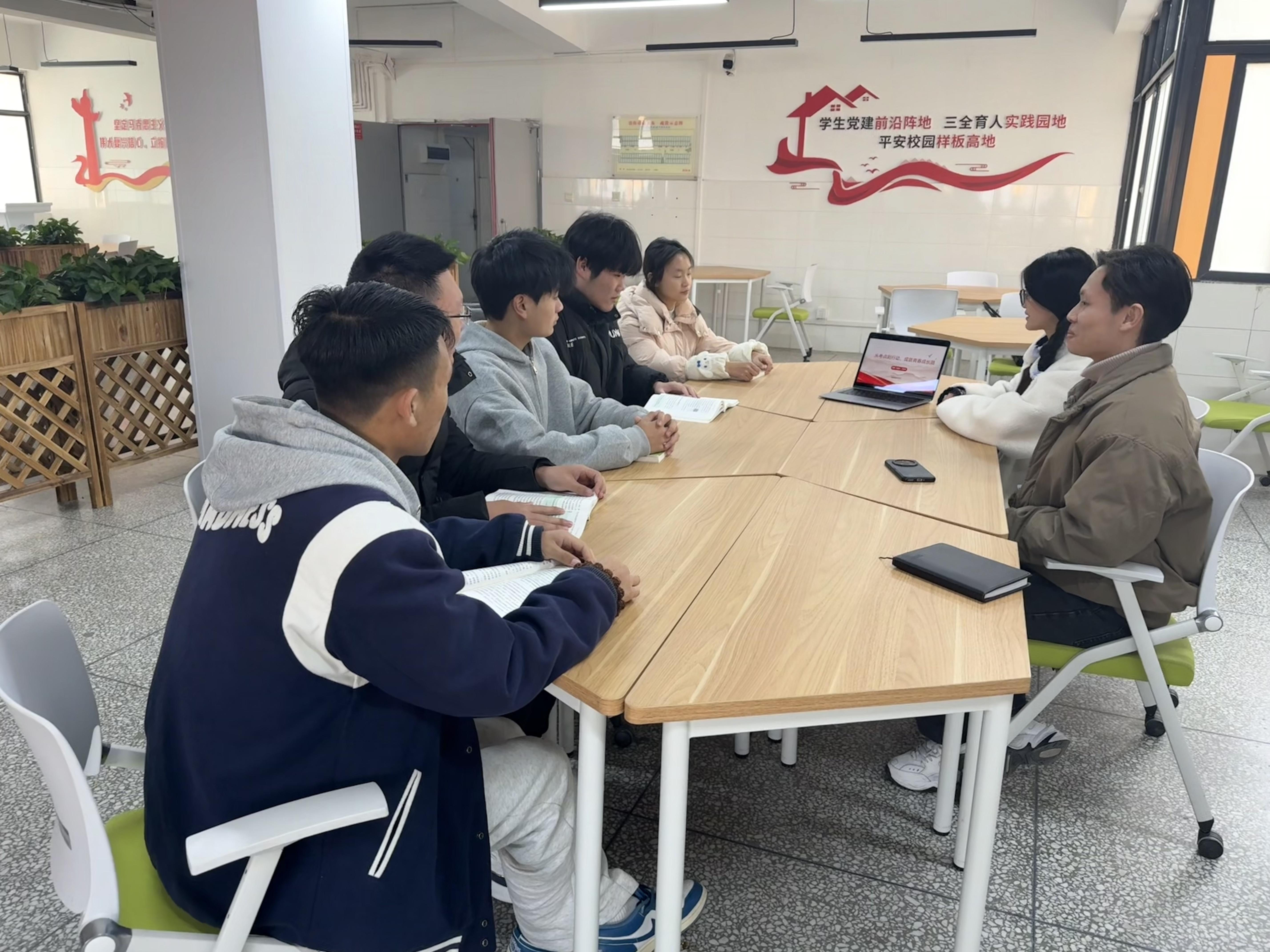 新闻稿42照片.jpg